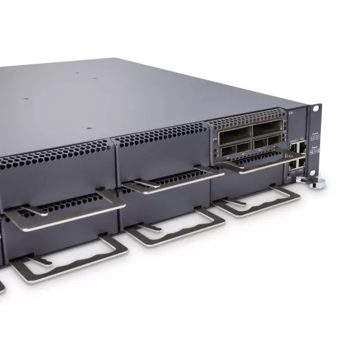 BL-MXP-200G-CM42, 4x100G QSFP28 és 2x200G CFP2 Muxponder, 1/4 bővítőhelyen