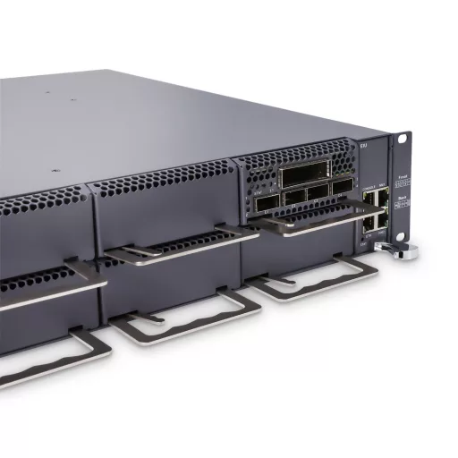 BL-MXP-400G-CM41, 1x400G QSFP-DD/4x100G QSFP28 és 1x400G CFP2 Muxponder, 1/4 foglalat